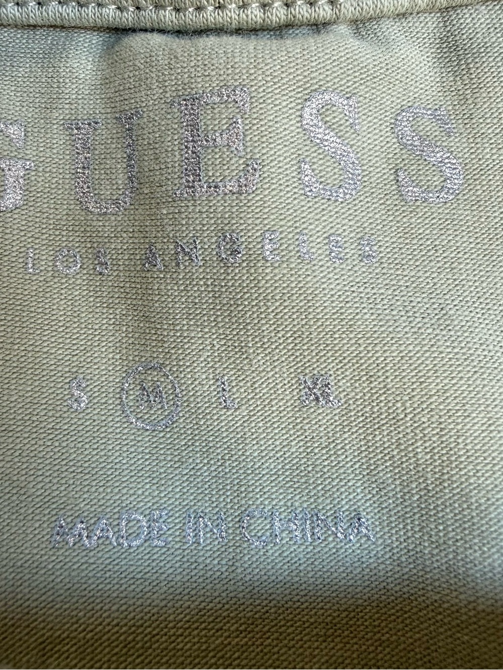 GUESS Los Angeles Sage Green Tonal Logo Tee Size M - Picture 5 of 8